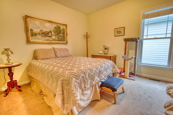 Home For Sale In Auburn Hills Community