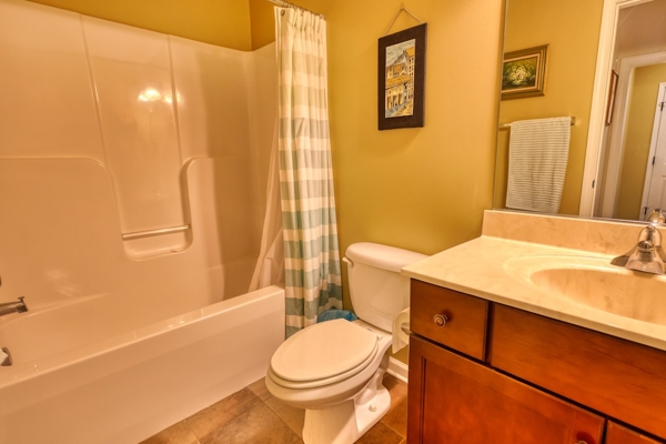 Home For Sale In Auburn Hills Community