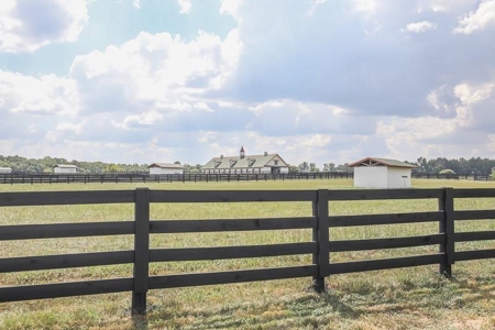 40acre equestrian estate,homeW/stables for sale near Franklin Ky - image 32