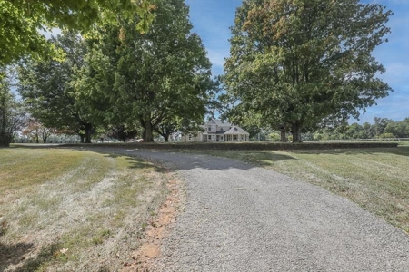 40acre equestrian estate,homeW/stables for sale near Franklin Ky - image 10