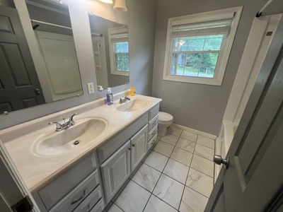 Charming In-Town Brick Home-3 Bed, 1 Bath in Collinwood, Tn.! - image 9
