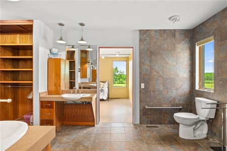 Exceptional Modern Living on 16.5± Private Acres - image 38