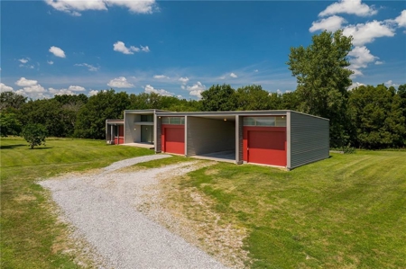 Exceptional Modern Living on 16.5± Private Acres - image 3