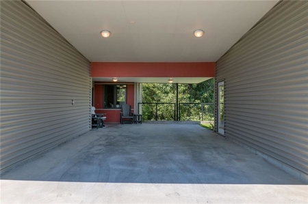 Exceptional Modern Living on 16.5± Private Acres - image 12