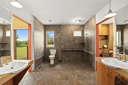 Exceptional Modern Living on 16.5± Private Acres - image 40