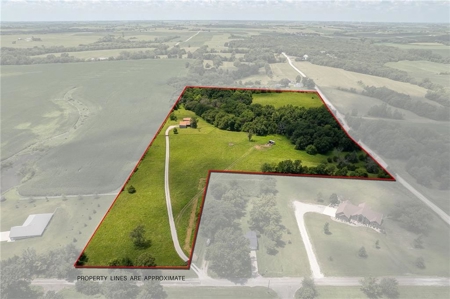 Exceptional Modern Living on 16.5± Private Acres - image 17