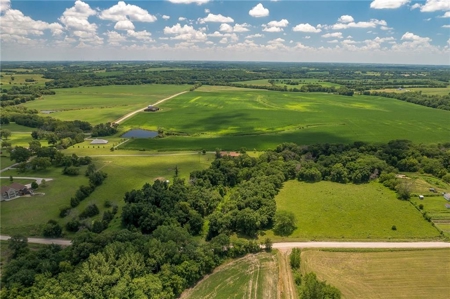 Exceptional Modern Living on 16.5± Private Acres - image 21