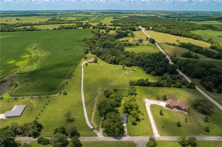 Exceptional Modern Living on 16.5± Private Acres - image 14