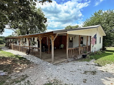 Country Home and Farm for Sale in Cedar County Missouri - image 5