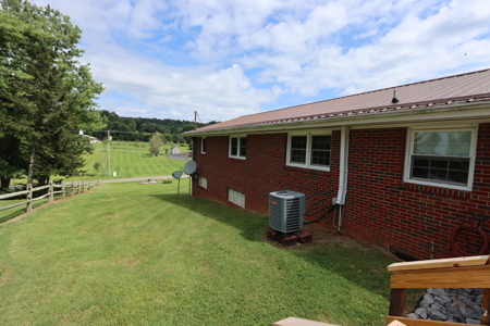 Brick Ranch for Sale in Bristol VA - image 20