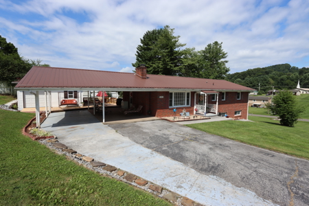 Brick Ranch for Sale in Bristol VA - image 9