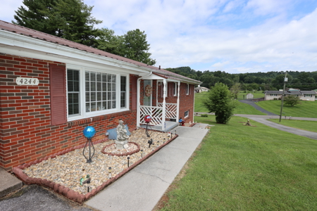 Brick Ranch for Sale in Bristol VA - image 11