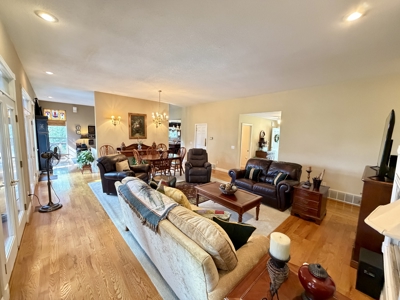 Custom Home on 9.93 ± Acres in Salem, MO with Stocked Pond - image 13