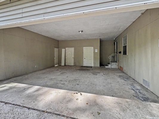 3BR Home on 1.7 Acres in Natchez, MS