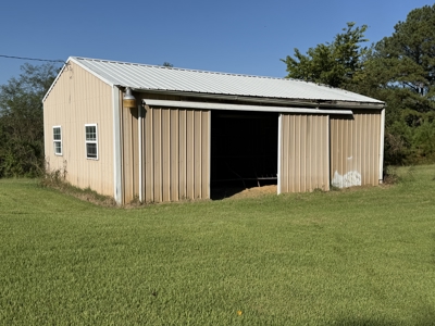 1 1/2 Story Brick Home on 5 Acres plus 1 Acre Building Lot - image 13