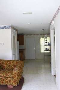 Welcome home to this charming traditional-style cottage home! - image 7