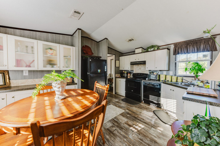 3 Homes+2.766 Acres+Shop-RV Hookup+Storage+Gardens+Chicken Houses - image 19