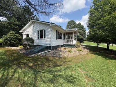 Lewisville, OH Ranch home, 2 bedroom, 2 baths, basement on acres - image 2