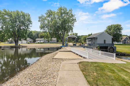 3 Bedroom Home on 5.38 Acres with Duck Creek Frontage - image 3