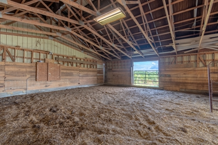 Home with Barn and Hunting Acreage in Kentucky - image 9