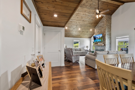 Home with Barn and Hunting Acreage in Kentucky - image 27