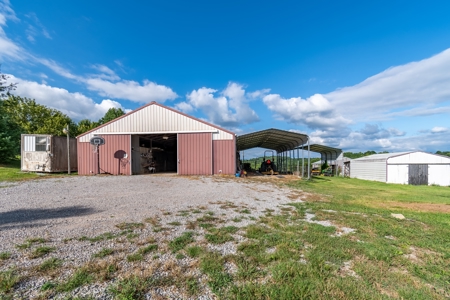 Home with Barn and Hunting Acreage in Kentucky - image 7