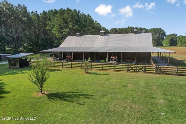 85± Acre Luxury Estate in Poplarville, MS