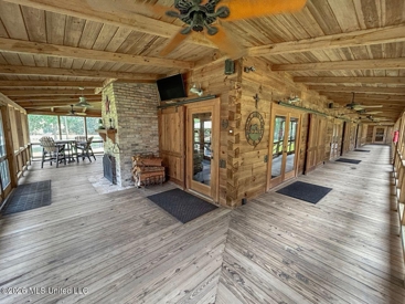 Listing 16