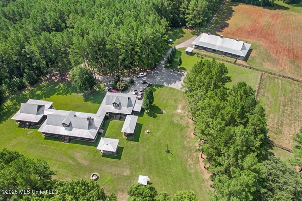 85± Acre Luxury Estate in Poplarville, MS