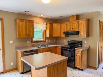 Home in Charming Coastal Town - Surry, Maine - image 4