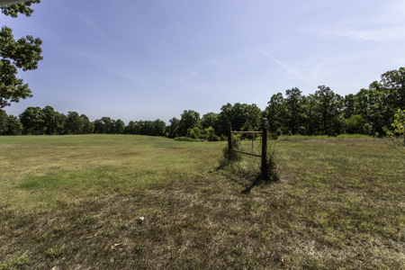 Custom Timber-Frame & Stone Estate | 20 Acres In Highland Ar - image 45
