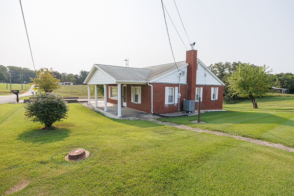 Charming Country Home in Bedford, IN