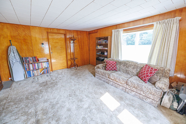 Charming Country Home in Bedford, IN