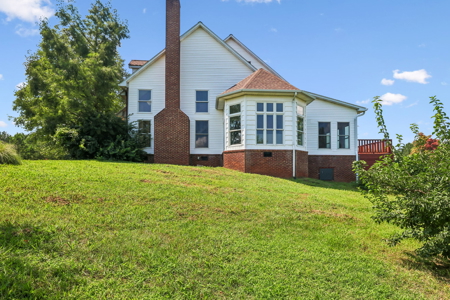 Country Home in TN with Private Acreage and Mountain Views - image 33