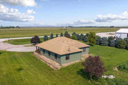 Updated Modale 2.45 Acre Home For Sale With a Heated 44x46 Shop! - image 45