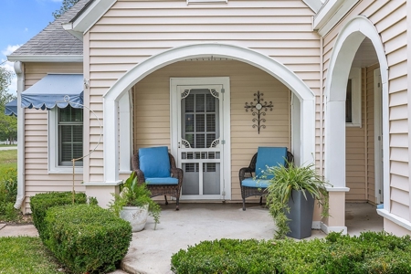 Charming 1920s Carmine Home on 1+ Acre Near Round Top - image 24