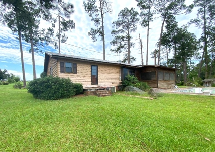 Country Home and Farm on 15 Acres with Pond - image 17
