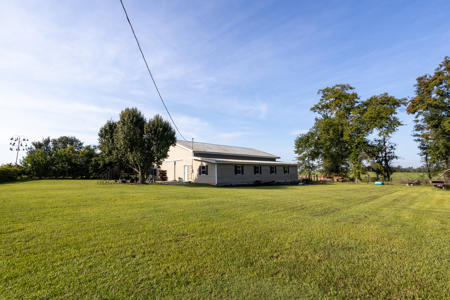 Country Home and Farm on 15 Acres with Pond - image 6