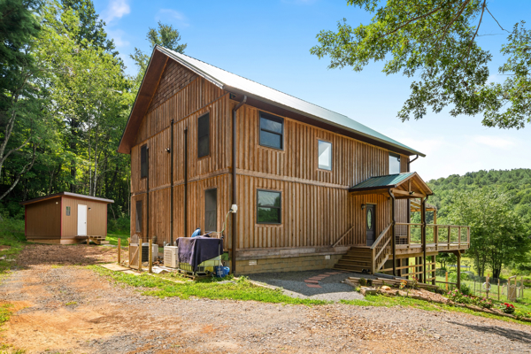 Mountain Retreat with Creek Frontage for Sale in Willis VA