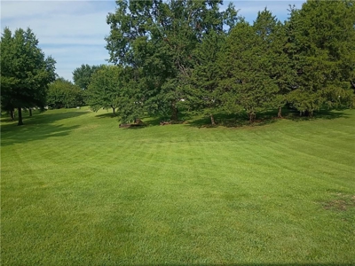 Completely Renovated 2-Bedroom Home on Oversized Lot in Stanberry - image 5