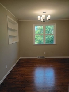 Completely Renovated 2-Bedroom Home on Oversized Lot in Stanberry - image 9
