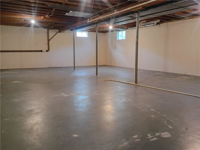 Completely Renovated 2-Bedroom Home on Oversized Lot in Stanberry - image 11