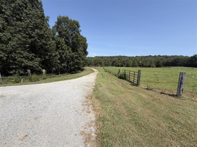 3 bed 1 bath home & 19 acre lot for sale near Roundhill, Ky. - image 14