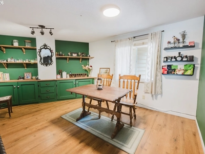 Renovated Yacolt Mini Farm with Shop - image 16