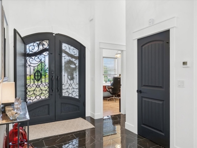 Mountain Craftsman Luxury with Exceptional Views - image 7