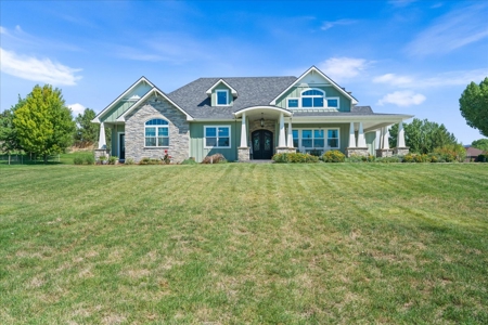 Mountain Craftsman Luxury with Exceptional Views - image 2