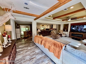 Listing 11