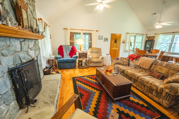 Private Retreat and Cabin for Sale in Scott Co