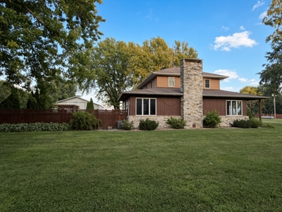 10.74 Ac Hayfield, MN 4 Bed 1.5 bath buildings & grain storage - image 6