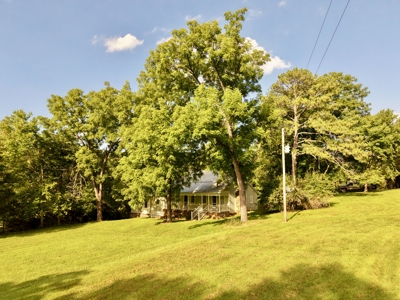 267-Acre Ozark Retreat with Country Home in Huntsville, Arkansas - image 37